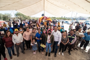 Adelante Mi Querido San Juan beneficia a escuelas y cancha de la comunidad de Arcila