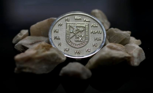 Lanza UAQ Moneda Conmemorativa por su 70° Aniversario