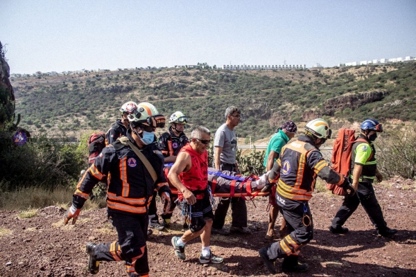 Atiende Protección Civil de El Marqués accidente en el Cerro del Bautisterio