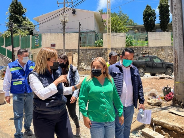 Supervisan Lupita Ramírez y Sonia Carrillo obra en cabecera municipal.