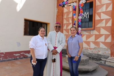 Acompaña Marina Ponce al Obispo en su cierre de pastoral en la Sierra Gorda