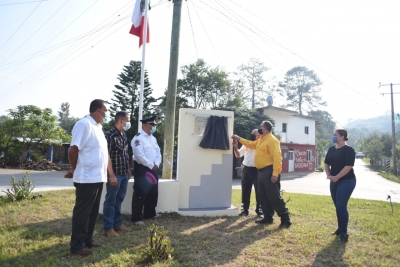 Develan &quot;placa en honor&quot; a Marinos y Brigadista de la CONAFOR