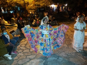 Danzantes de San Francisco de Asís, participan en el Festival Cultural de La Sierra.