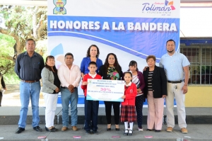 Dona Lupita Alcántara 30% de su salario escuela tolimanense   