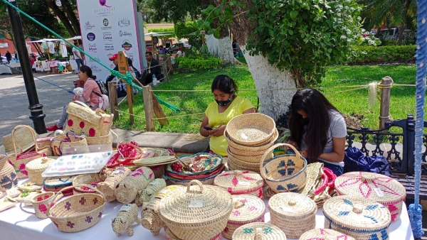 Celebran en Jalpan Día del Artesano