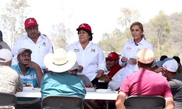 Se compromete Rosita Olvera a gestionar planta tratadora en Escolásticas