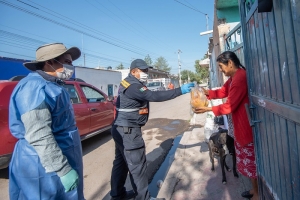 350 familias vulnerables de Calamanda, El Marqués reciben donación de pollos