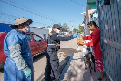 350 familias vulnerables de Calamanda, El Marqués reciben donación de pollos
