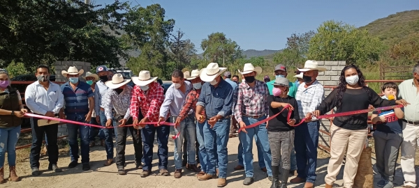 Inauguran Tianguis Agropecuario en  Landa de Matamoros