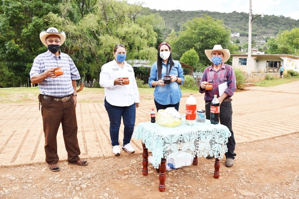 En Pinalito de la Cruz Pulqueros reciben apoyo de Querétaro Fuerte