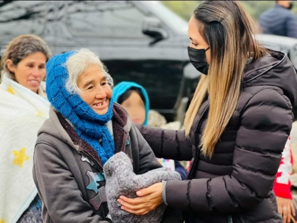 Selene Salazar continúa visitando comunidades de la sierra gorda y semidesierto.