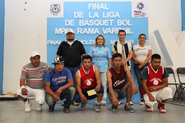 Ahuacatlán se coronan campeon de liga municipal de basquetbol