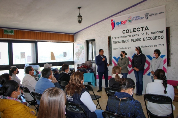 Encabeza Araceli Olvera campaña “Abriguemos Pedro Escobedo”