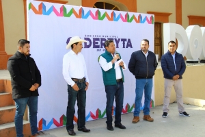 Entregan 44 estufas ecológicas en Cadereyta