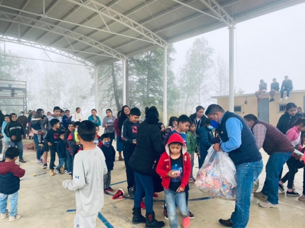 El Espíritu Navideño sigue llegando a cada comunidad de Pinal De Amoles.