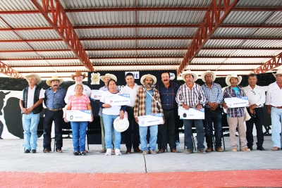 Productores Peñamillerenses Se Benefician con el Programa Municipalizado