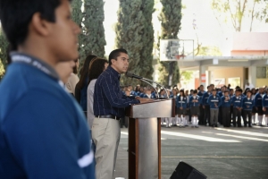 Combate completo al rezago educativo: Roberto Sosa Pichardo