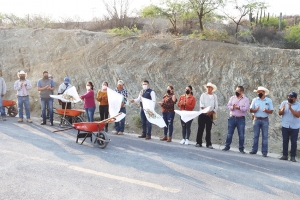 Mejoran camino Boquillas a San Miguel de Palmas