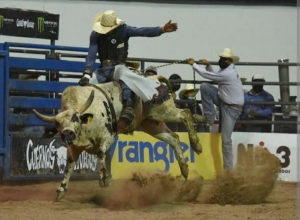 Jinetes internacionales hoy en el Rodeo de la FIGQ2022