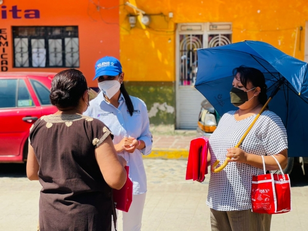 En Ahuacatlán de Guadalupe, Pinal de amoles respaldan a Selene Salazar.  