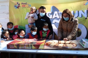 El Sistema DIF Municipal con su campaña “Abrigando un Niño” visito la comunidad de hornitos.