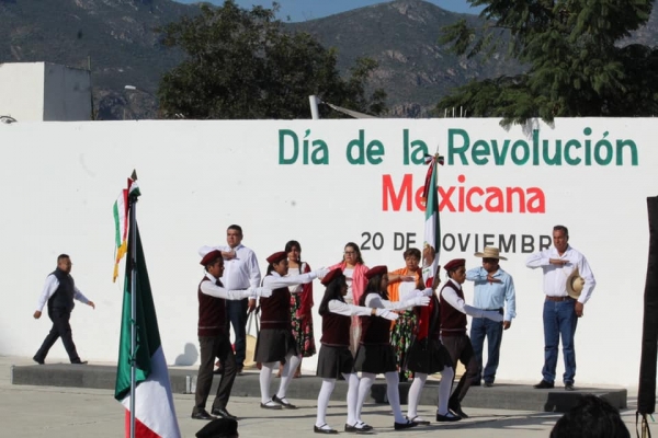 #Tolimán | Se Realiza Desfile Conmemorativo del 109 Aniversario de la Revolución Mexicana