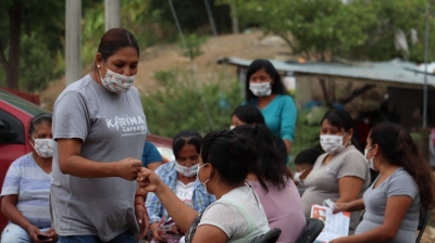 Escucha Karina Careaga al Sector Salud de Jalpan