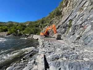  Rehabilitan camino dañado en Vega de Ramírez y Las Huertas: Miguel Martínez