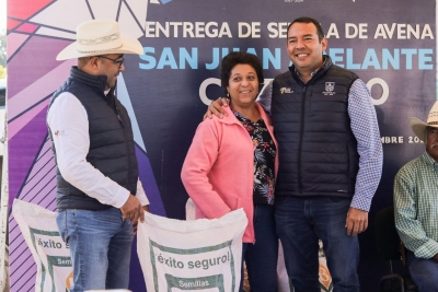 #SanJuandelRío | Gobierno municipal reparte 14 toneladas de semillas de avena a productores agrícolas