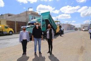 Elvia Montes realiza supervisión de obras en cabecera municipal.