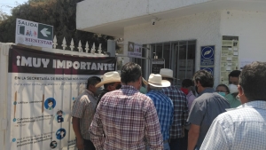 Irrumpen productores del Frente por Querétaro en oficinas de bienestar