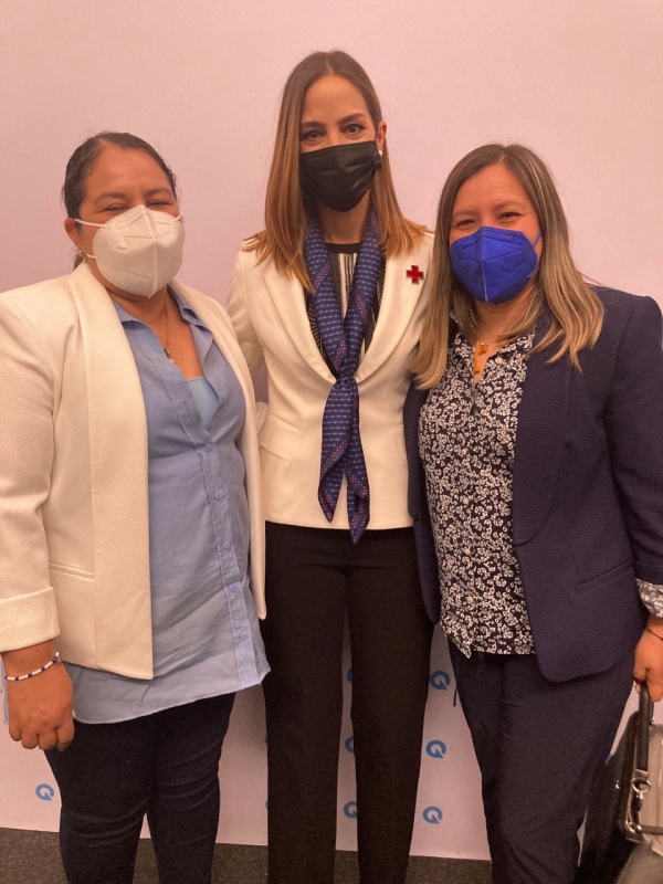 Marina Ponce acude a toma de Protesta del Consejo de la Cruz Roja