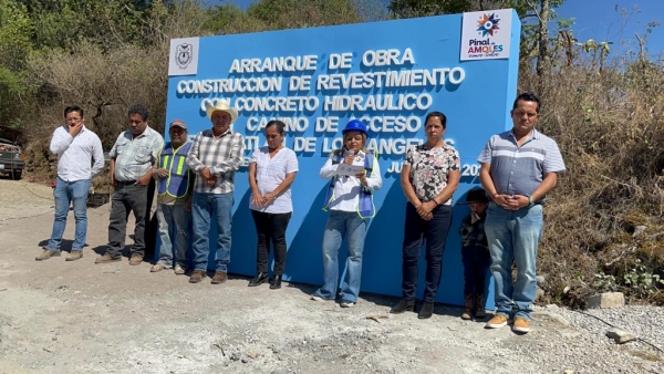 Arranca Lupita Ramírez obra en la comunidad de Coatlán de Los Ángeles