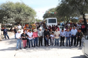 Inauguran en Colón modernización del camino a Piedras Negras