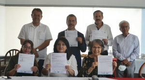 Firma Hugo Cabrera la iniciativa ciudadana 21 compromisos por el 21.