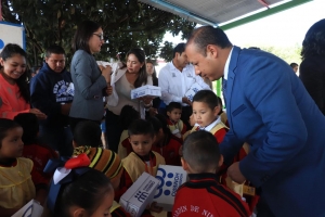 Suma Alcalde de Colón compromisos en infraestructura educativa