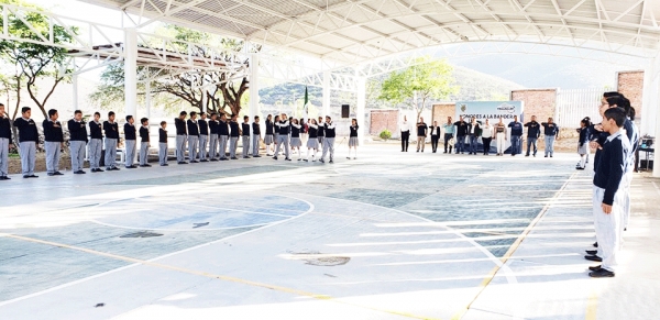 Juan Carlos Linares Aguilar Entrega Techumbre a Telesecundaria