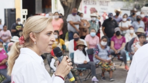 Rosita Olvera, ofreció coordinación con autoridades municipales y mayores recursos económicos para Colón