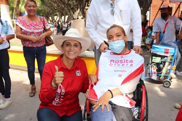 Asiste Rosita Olvera a cierre de campaña en Toliman