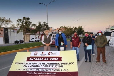 Elvia Montes hace entrega de rehabilitación de alumbrado público en cabecera municipal