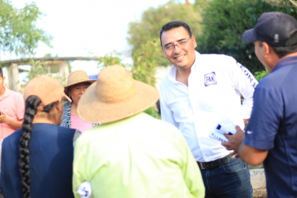 León Enrique Bolaño visita Boyé