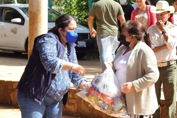 Marina Ponce Camacho arranca programa alimentario en Lagunita de San Diego