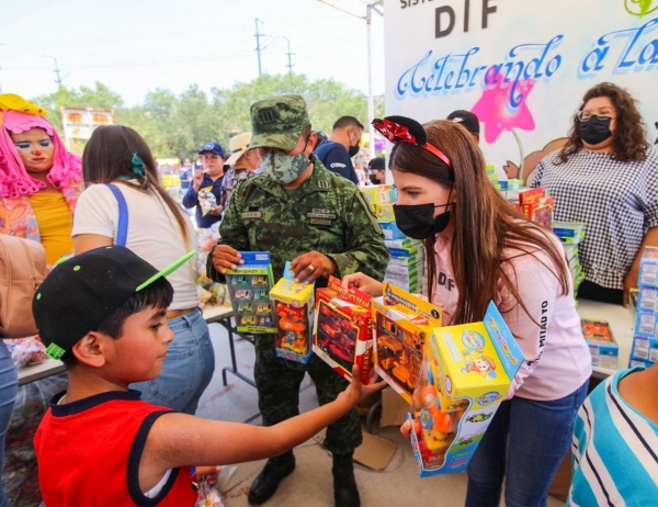 Festejan a niñas y niños en SJR