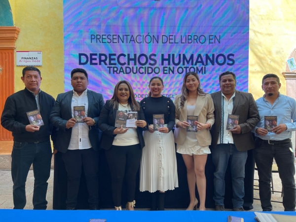 Presentan libro de derechos humanos traducido al otomí en Tolimán