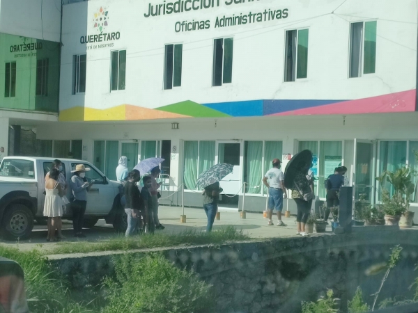 Comienzan filas para pruebas COVID en la Juris 4