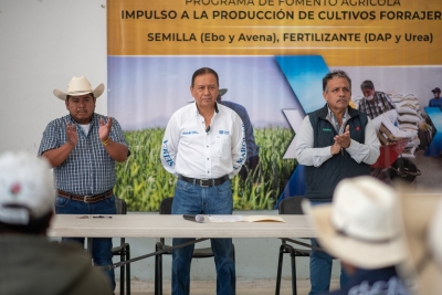 Municipio de El Marqués fortalece campo con entrega de apoyos a agricultores.