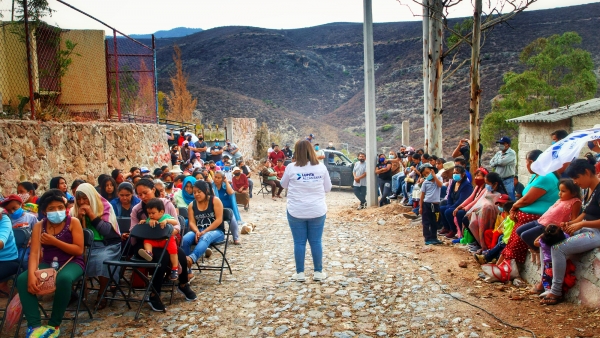 Lupita Alcántara festeja el “día de la madre” en Tolimán con propuestas de campaña