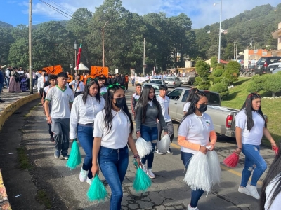 Encabeza Lupita Ramírez  Acto Cívico y Desfile conmemorativo al CXII Aniversario de la Revolución Mexicana.