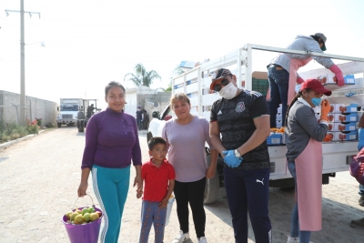 Distribuyen autoridades de Colón 19 toneladas de alimentos