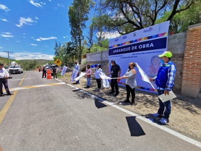 #Tolimán | Encabeza Lupita Alcántara 2do día de gira con arranques de obra